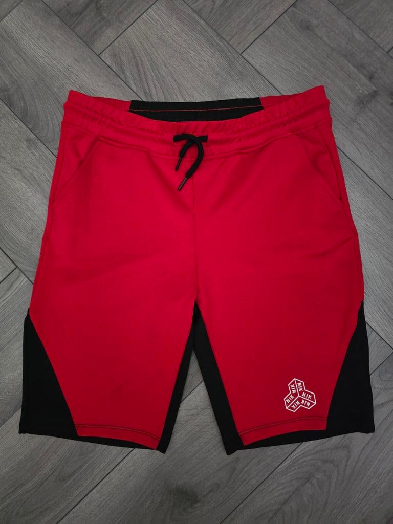 NIK&NIK korte broek maat 176 rood/zwart, Broek, Gebruikt, NIK&NIK, Ophalen of Verzenden