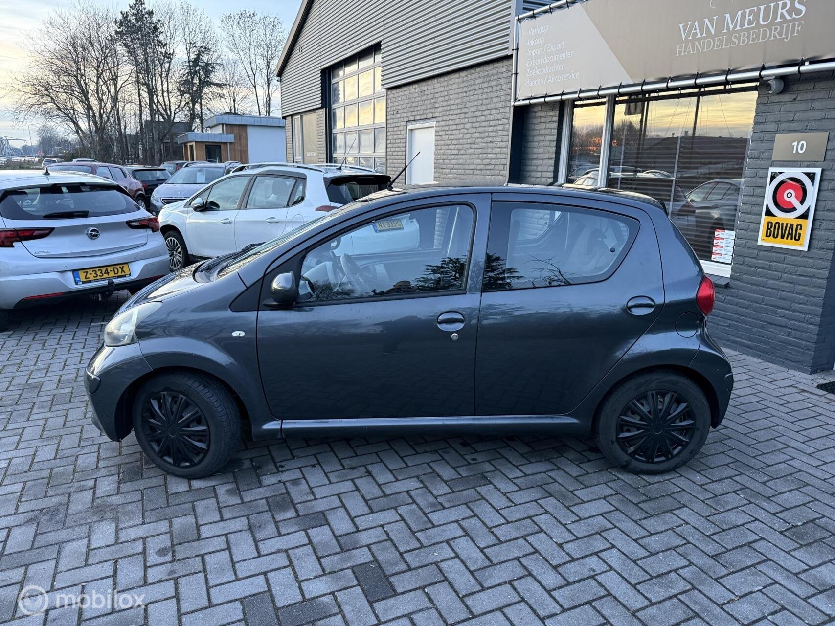 Toyota Aygo 1.0-12V +, 5 deurs, apk 05-2027, Auto's, Toyota, Voorwielaandrijving, Stof, Gebruikt, Zwart