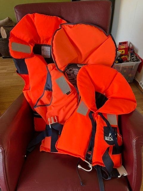 Zwemvesten 1 x kind en 2 x "volwassenen", Watersport en Boten, Watersportkleding, Ophalen, Zo goed als nieuw, Dame of Heer, Reddingsvest of Zwemvest