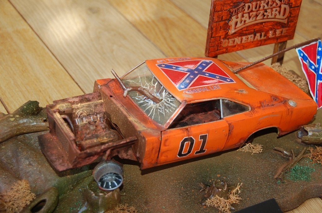 DODGE CHARGER DUKES OF HAZARD diorama UNIEK!! WRH, Verzenden, Gebruikt, Auto, Overige merken