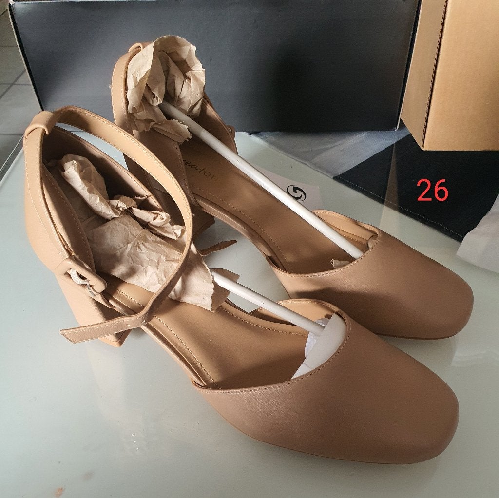 Beige Nude Pumps met Blokhak (Maat 40), Kleding | Dames, Pumps, Beige, Nieuw, Ophalen of Verzenden