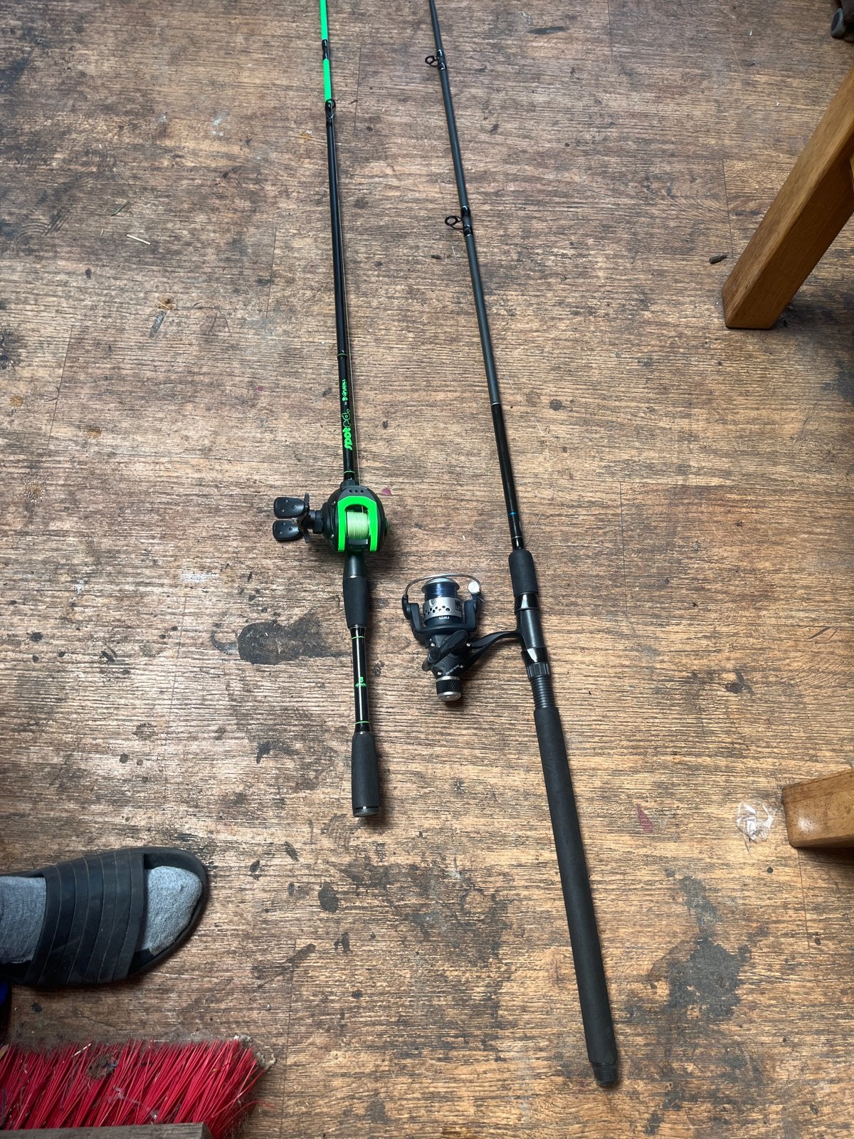 2 complete hengels met molens - Zo goed als nieuw, Watersport en Boten, Ophalen, Zo goed als nieuw, Complete hengel