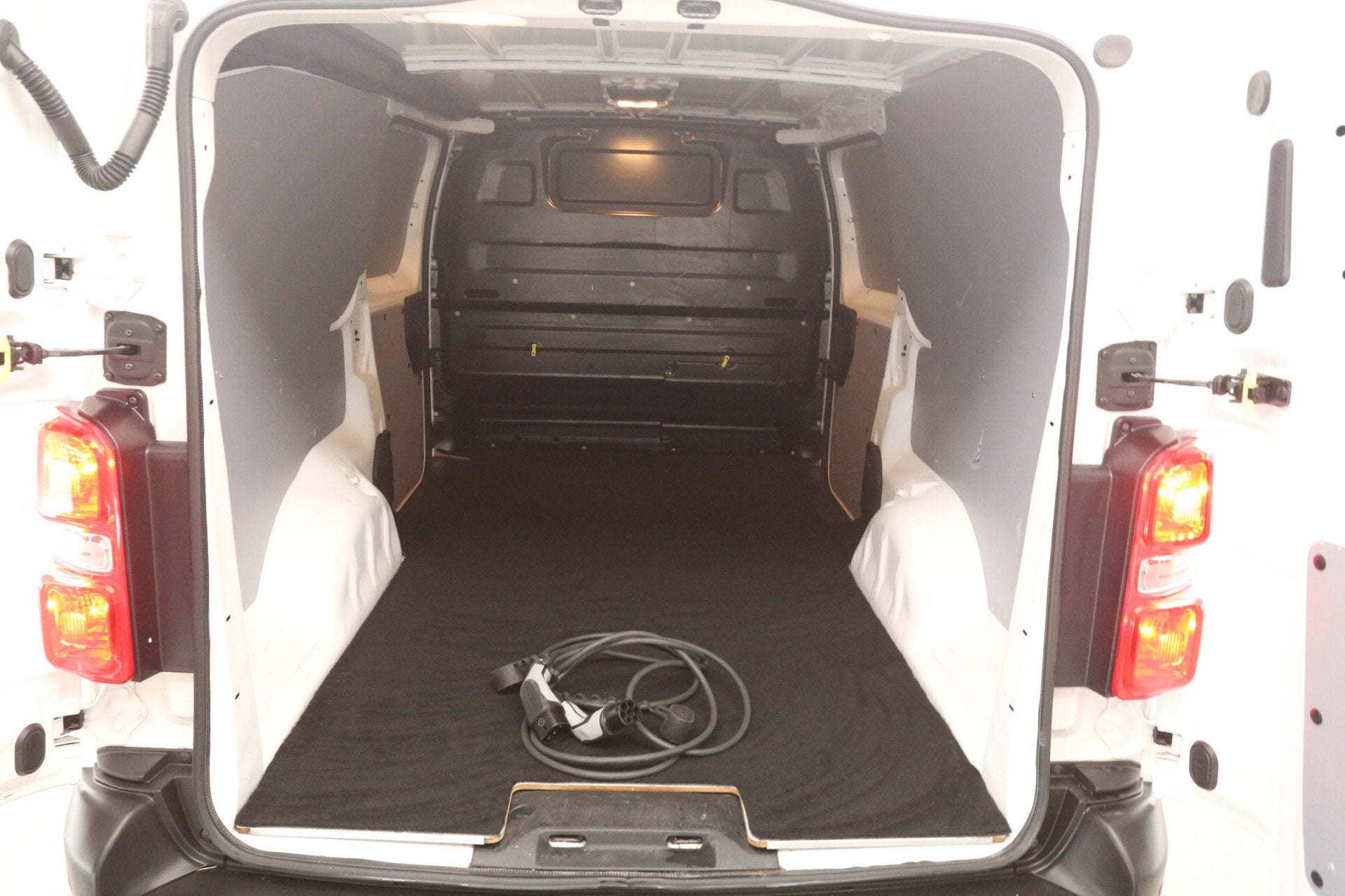 Opel Vivaro-e 75 kWh L3H1 | Verwacht | Snelladen | Airco | C, Auto's, Bestelauto's, 136 pk, Gebruikt, Wit, Opel