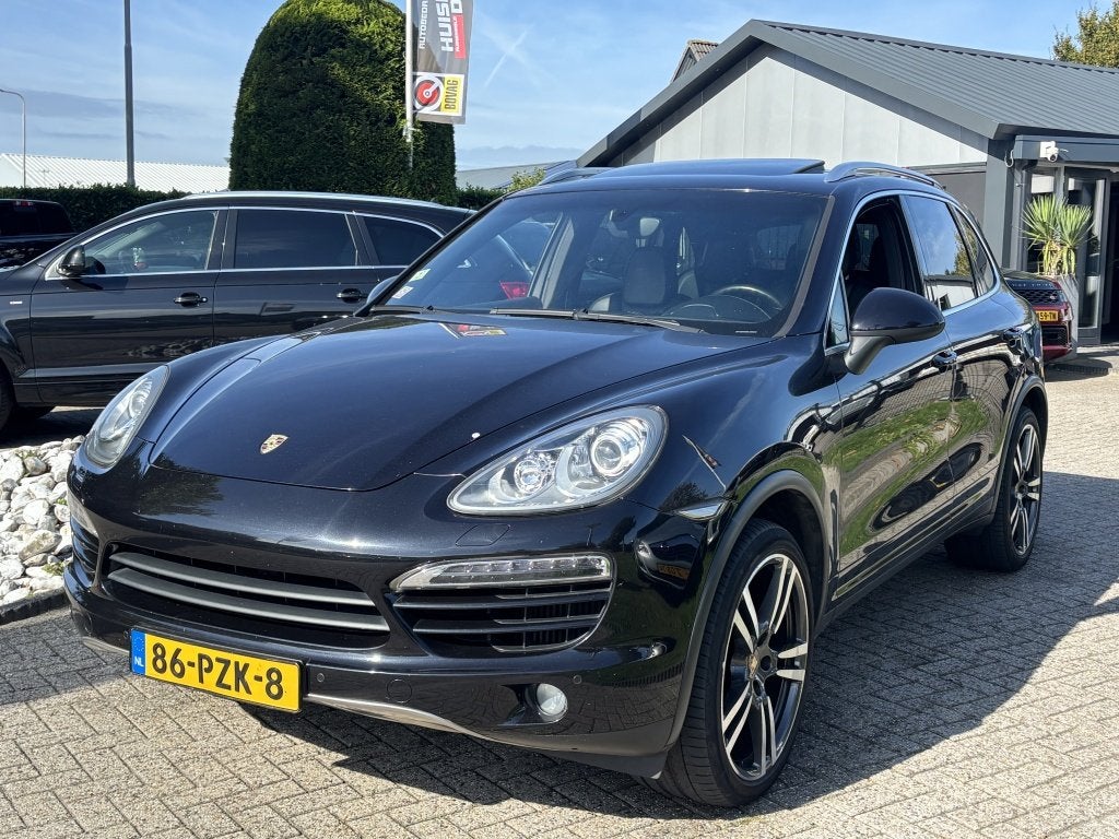 Porsche Cayenne 3.0D 2011 Zwart NL Auto Schuifdak Trekhaak, Auto's, Automaat, Gebruikt, Automatische klimaatregeling, Zwart