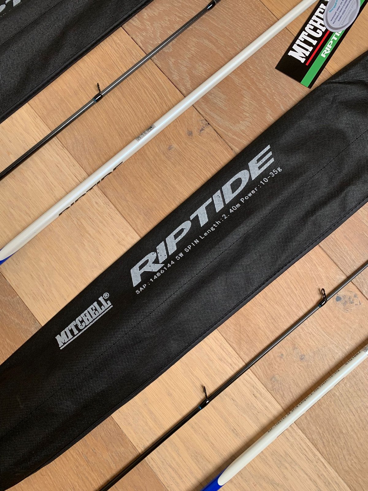 Nieuwe Mitchell Riptide zeebaarshengel, 2.40m & 2.70m, Mitchell, Werphengel, Nieuw, Ophalen of Verzenden