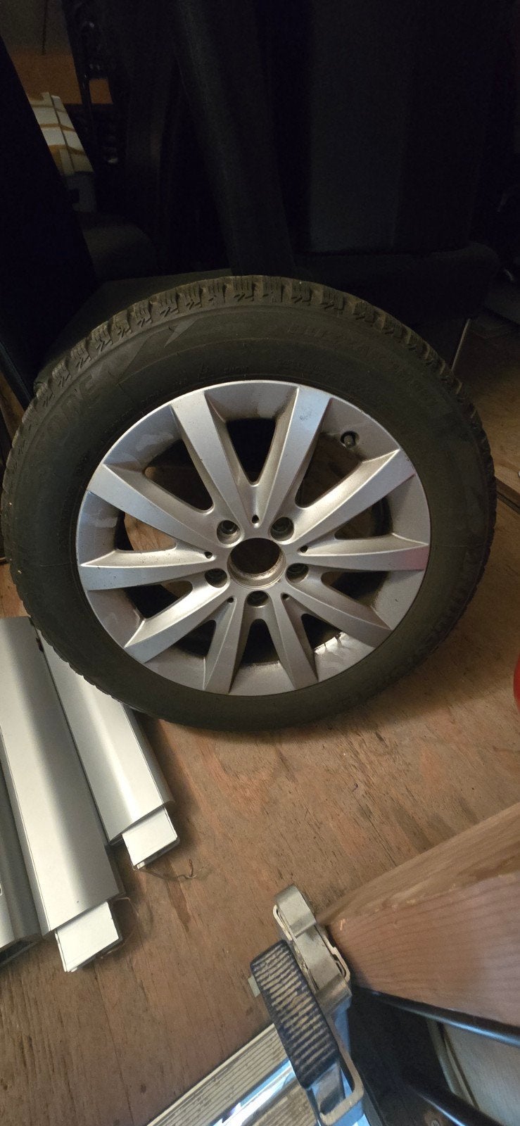 Mercedes A(B)-klasse 16" velgen met Bridgestone winterbanden, Ophalen, Gebruikt, 16 inch, Banden en Velgen