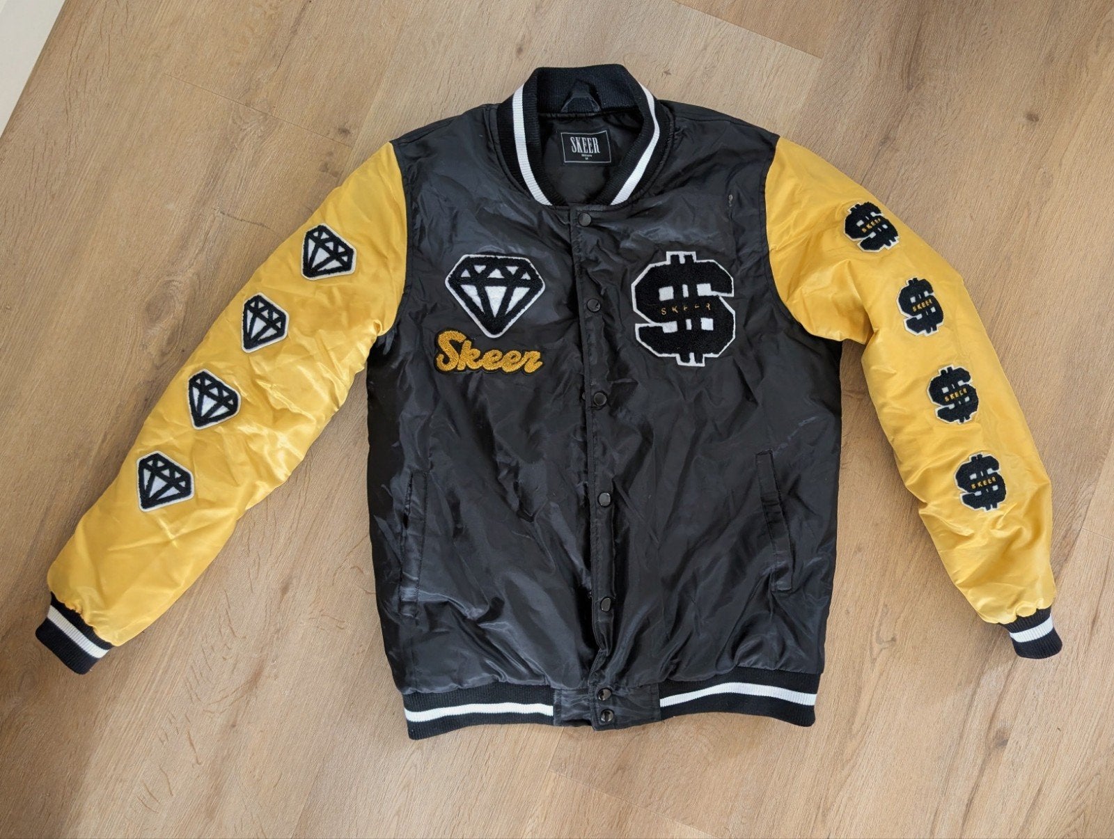 SKEER bomberjack Zeeman x Hef zwart/geel maat M, Maat 48/50 (M), Zwart, Ophalen of Verzenden, Zo goed als nieuw