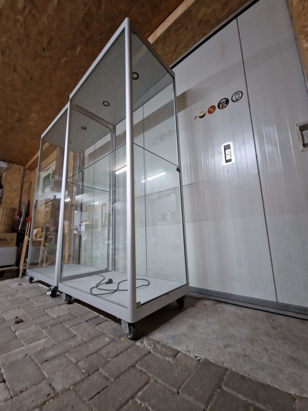 Vitrine kasten alluminium, Huis en Inrichting, Kasten | Vitrinekasten, Ophalen, Gebruikt, 200 cm of meer, 50 tot 100 cm
