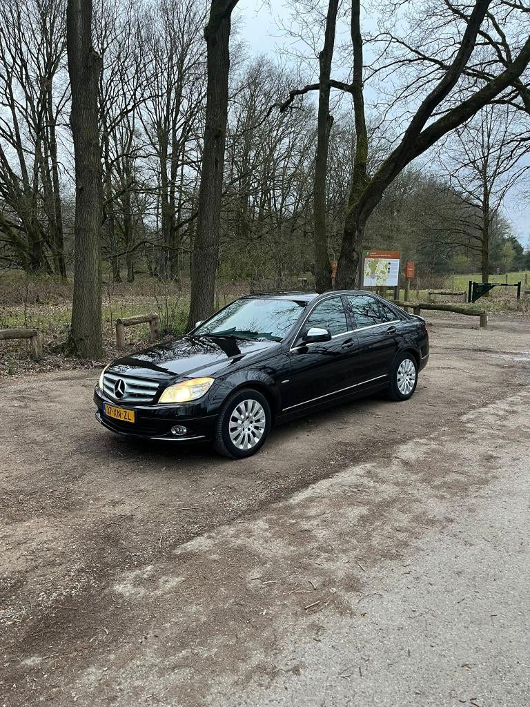 Mercedes-Benz C-Klasse 2.2 CDI C220 Sedan AUT 2007 Zwart, Auto's, Automaat, 1800 kg, 4 cilinders, Parkeersensor