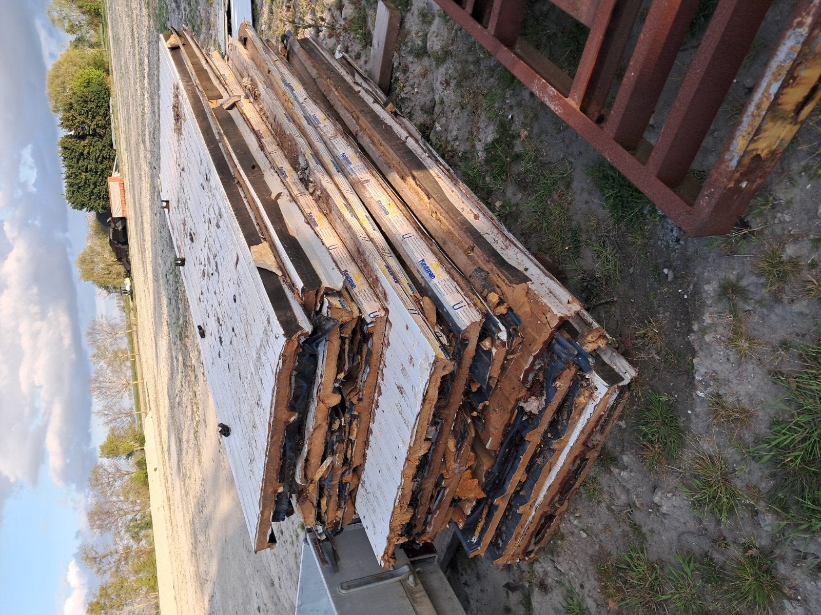 Sandwichpanelen, dak en wand, gratis, Ophalen, Gebruikt, Rolsteiger of Kamersteiger, 5 meter of hoger