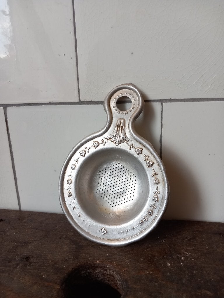 vintage theezeefje, mooi Frans brocante zeefje met bloemdeco, Ophalen