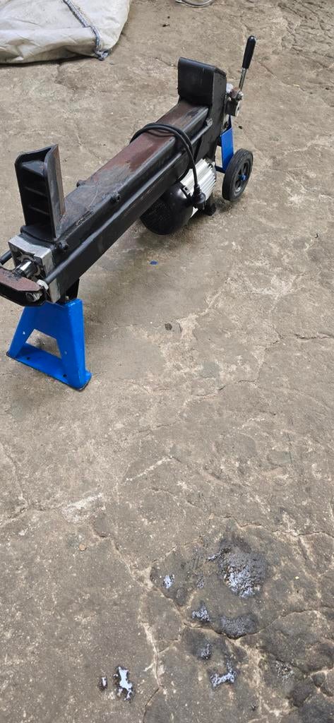 TE HUUR kloofmachine 5 ton verhuur houtklover, Ophalen of Verzenden, Liggend