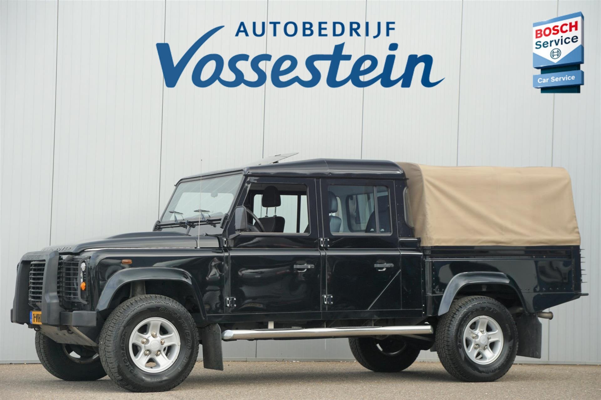 Land Rover Defender 2.4 TD 130" S Crew Cab / EX. BTW / Airco, Stof, Gebruikt, Zwart, 4 cilinders