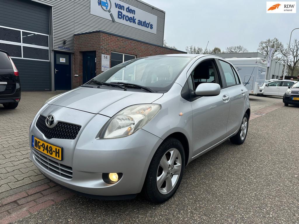 Toyota Yaris 1.3 VVTi Terra, Voorwielaandrijving, Stof, Zwart, 4 cilinders