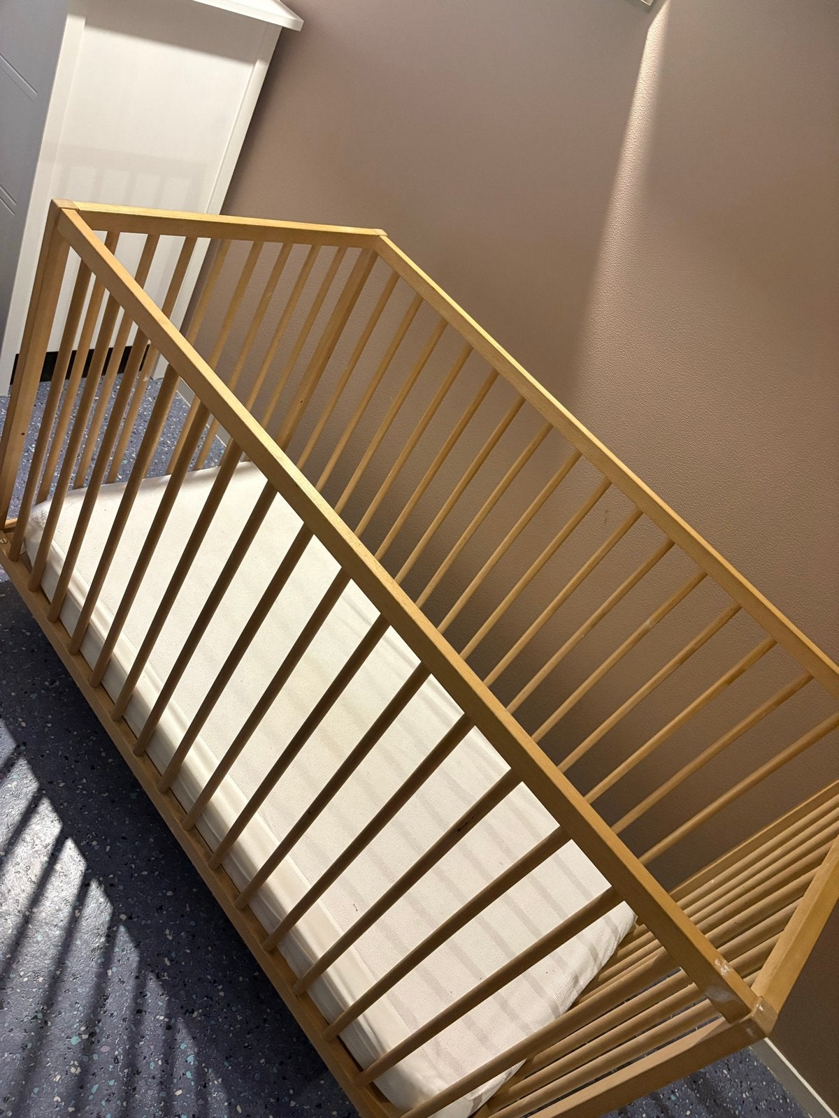 IKEA ledikant met matras, Kinderen en Baby's, Ophalen, Gebruikt, Ledikant