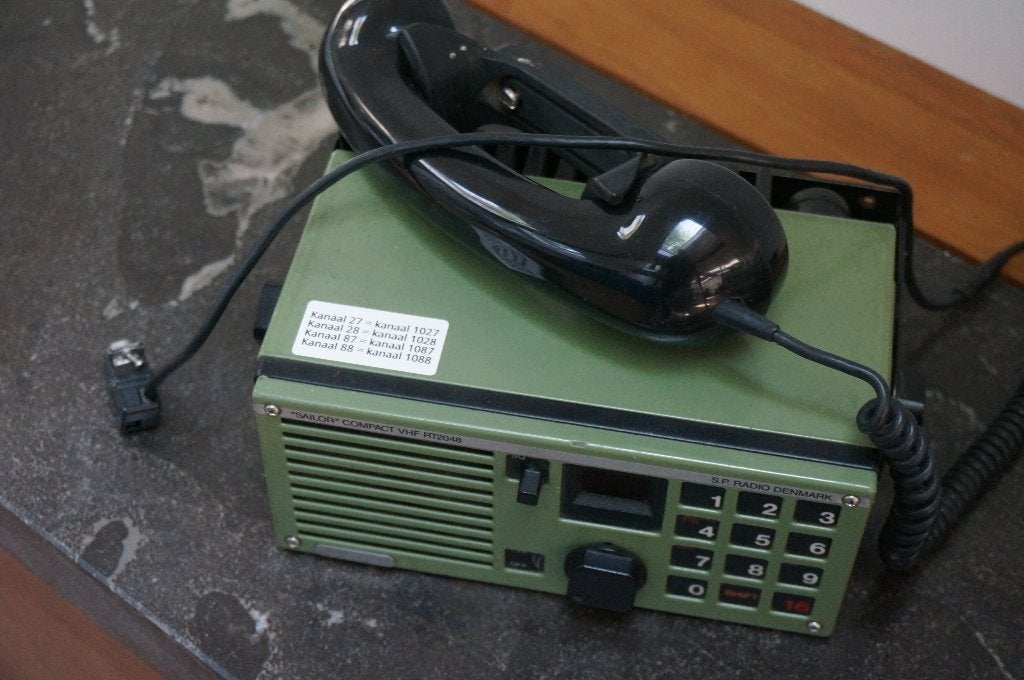 Marifoon RT2048 en Helmstokautomaat ST 2000, Ophalen, Zo goed als nieuw, Communicatie
