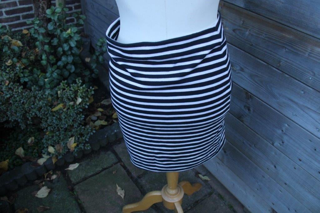 Rok zwart/ creme Marccain mt N3 (M-38) Vaste prijs, Maat 38/40 (M), Zwart, Ophalen of Verzenden, Zo goed als nieuw