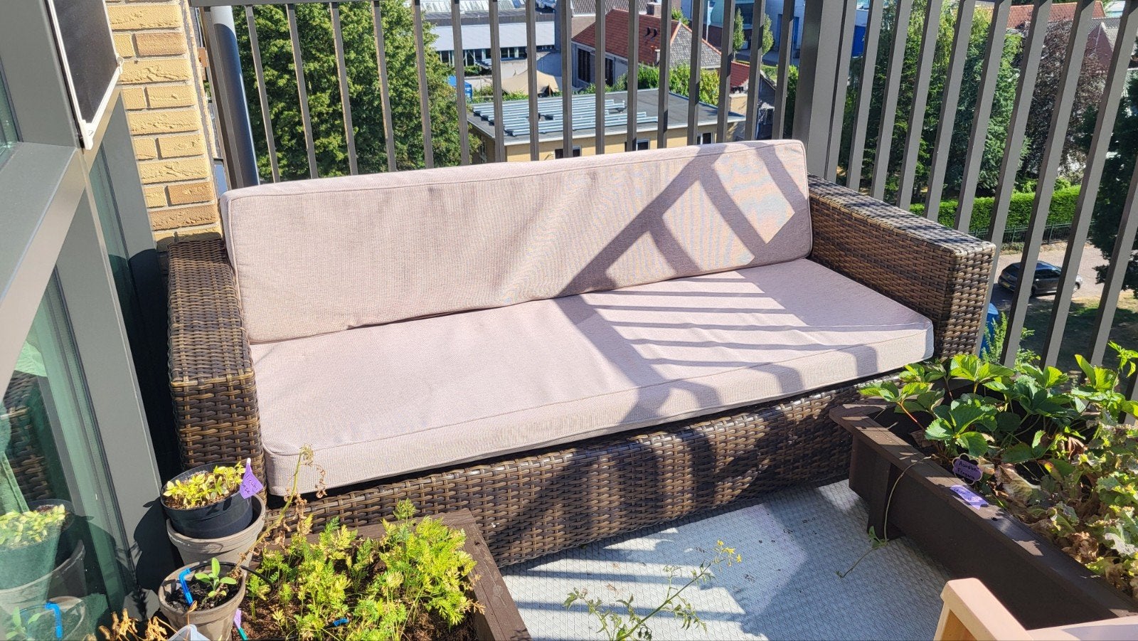 Gratis tuinbank + kussens! Moet zsm weg, Ophalen, Gebruikt, Wicker