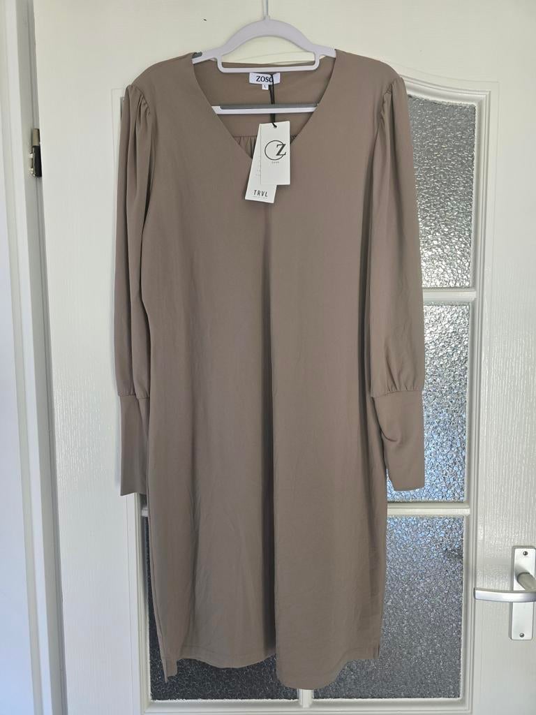 Nieuw travel jurk L zoso taupe, Kleding | Dames, Ophalen of Verzenden, Nieuw
