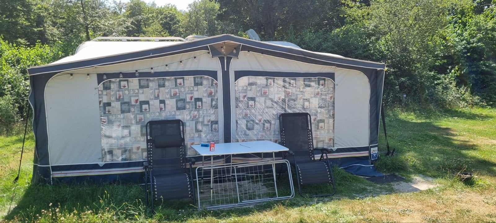 Home-car type 52 uit 1998 met diepe voortent, Caravans en Kamperen, Caravans, Home-car, Rondzit, Particulier, Koelkast