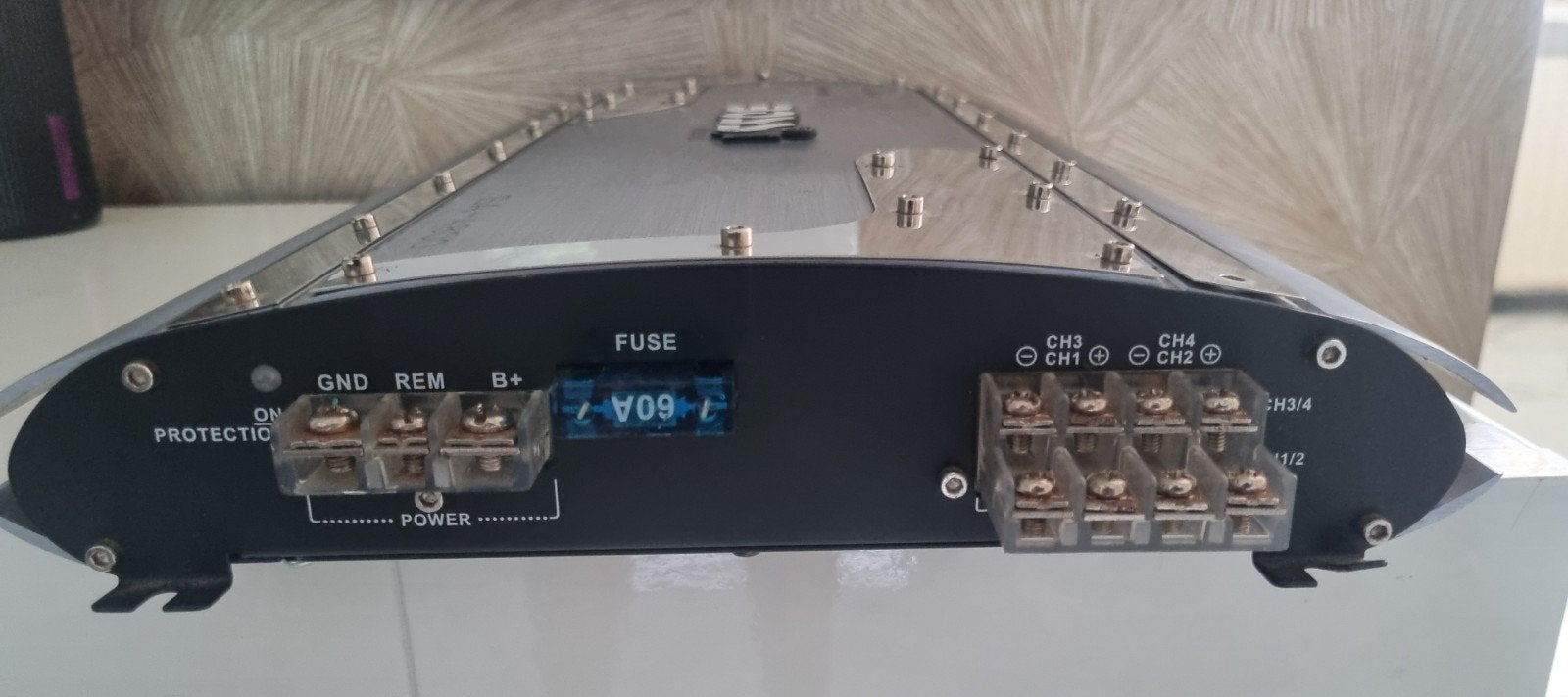 Boss zware mono versterker   BA -4800, Ophalen, Gebruikt