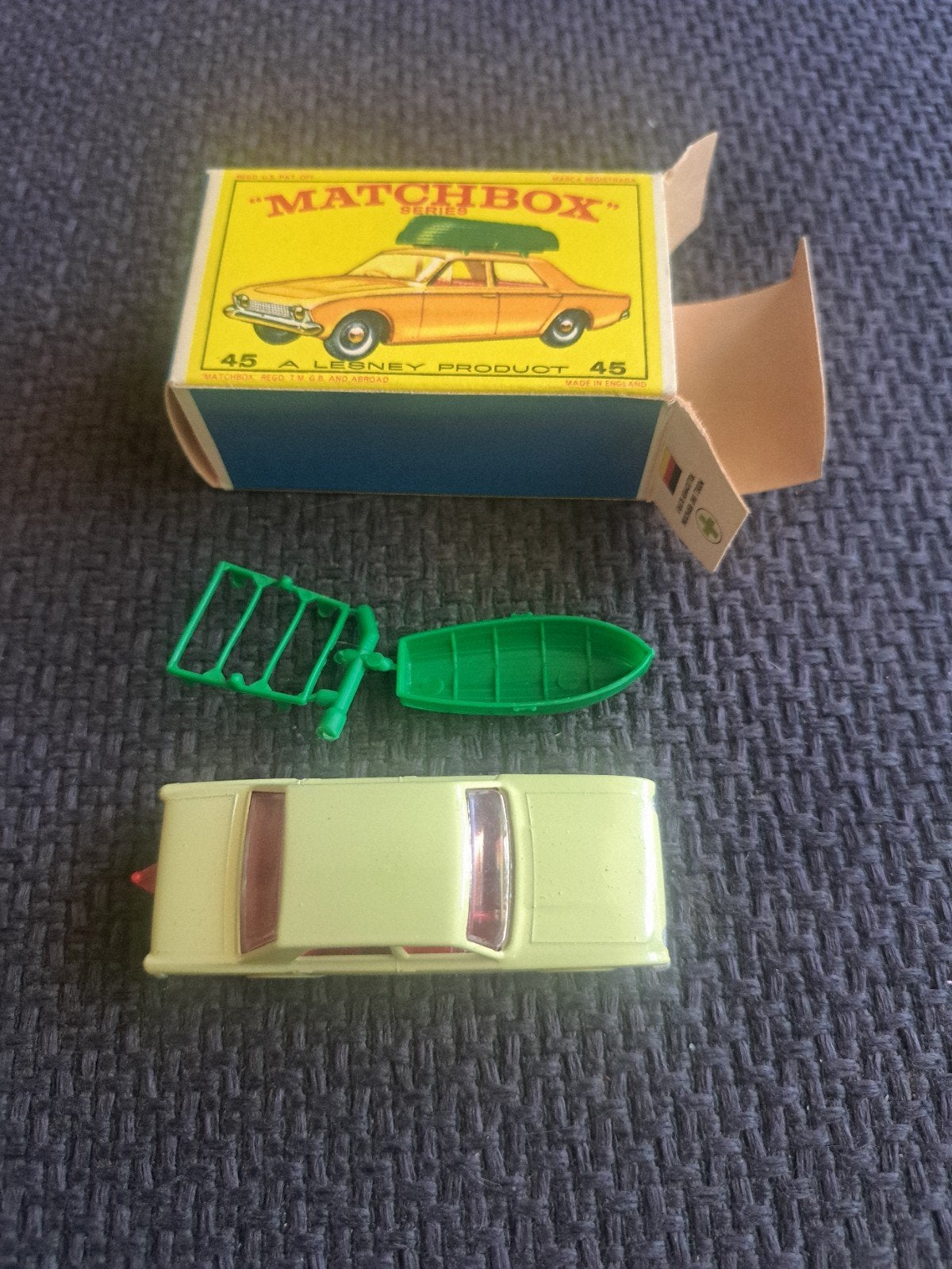 matchbox lesney model ford corsair & boot in o.v.p, Auto, England, Ophalen of Verzenden, Zo goed als nieuw