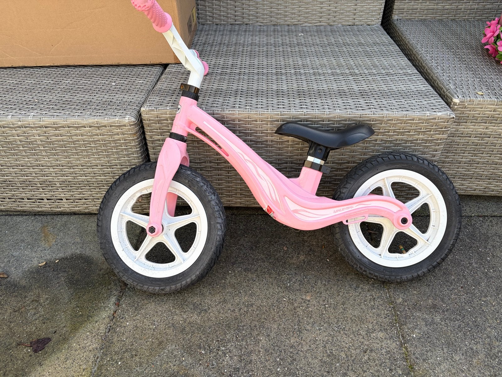 Roze Volare loopfiets voor kinderen, Ophalen, Zo goed als nieuw, 16 tot 20 inch