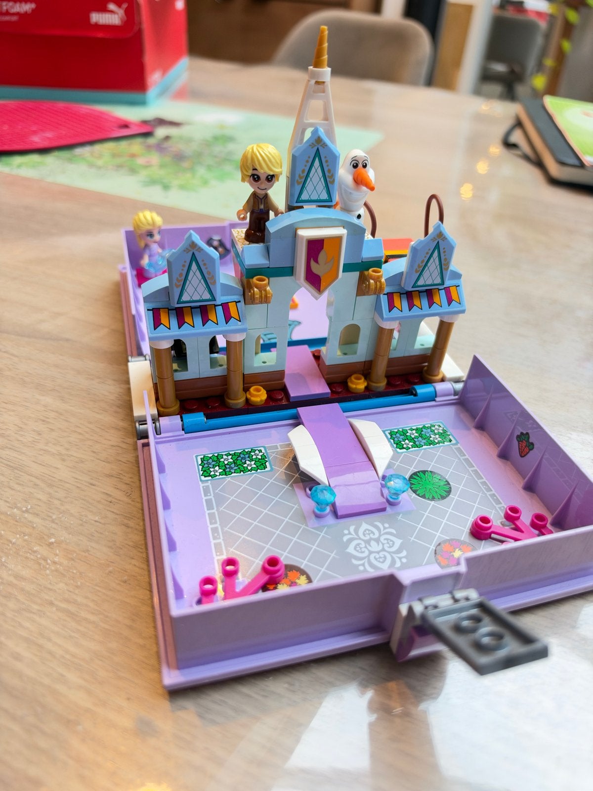 LEGO Disney Frozen II Anna's en Elsa's Verhalenboek 43175, Ophalen of Verzenden, Zo goed als nieuw, Overige merken