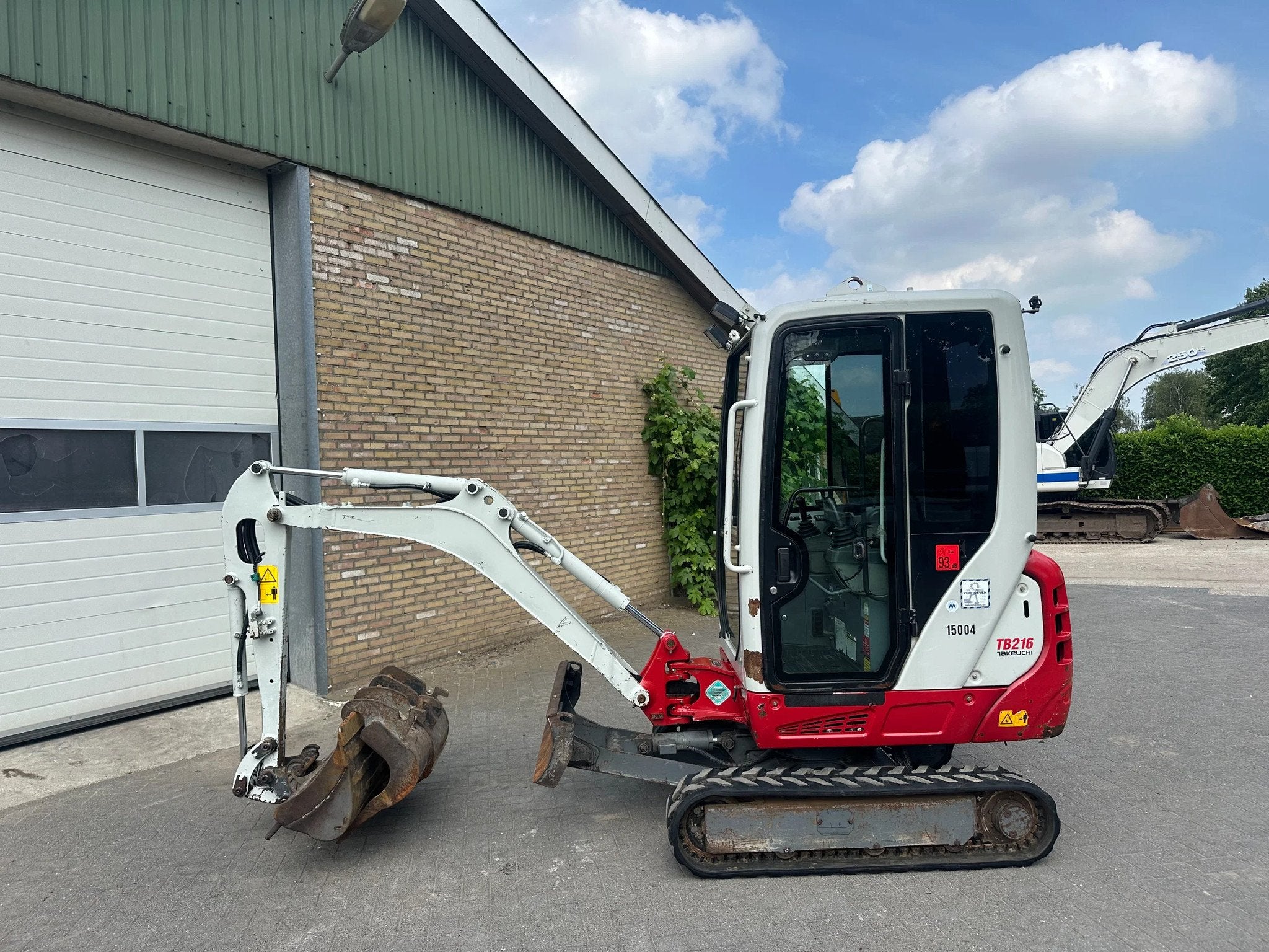 Takeuchi TB216 (bj 2016)