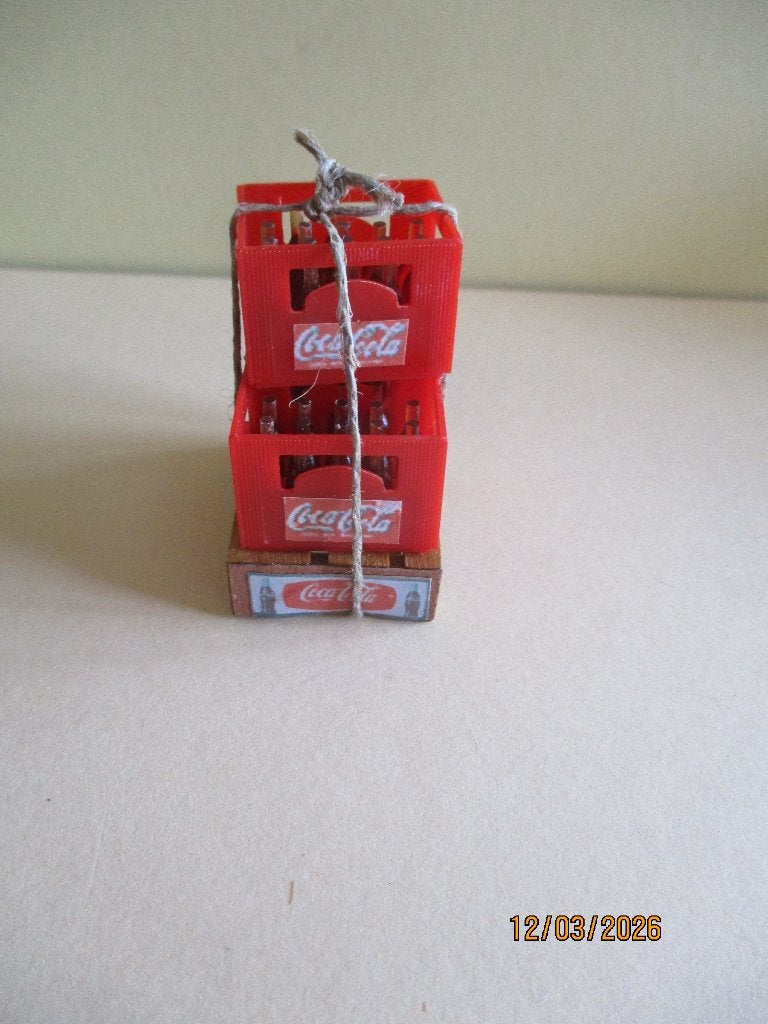 poppenhuis kleine pallet met coca cola kratje kan in Lundby, Ophalen of Verzenden, Zo goed als nieuw, Decoratie