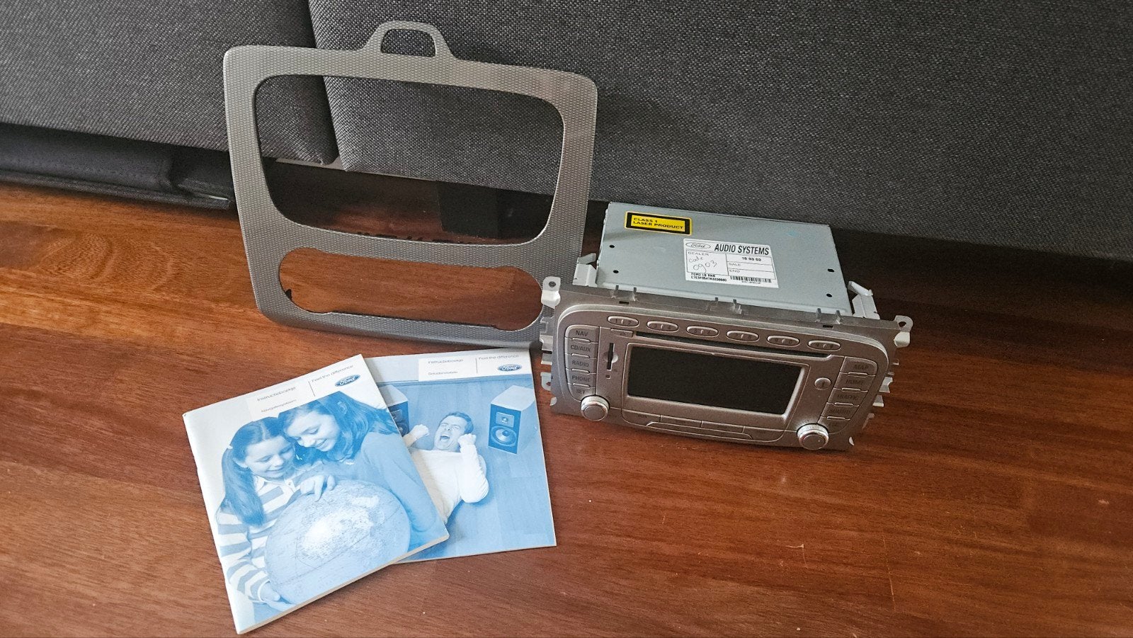 Ford Autoradio (Travelpilot FX) incl. frontje, Auto diversen, Ophalen of Verzenden, Gebruikt