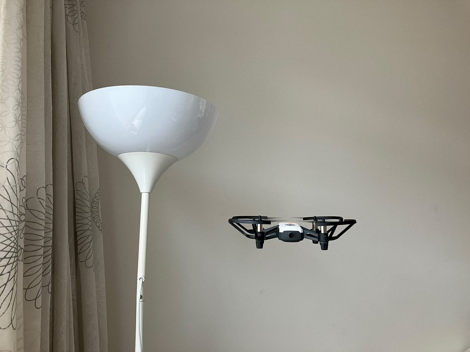 Tello drone complete set met controller, 2 batterij, Ophalen of Verzenden, Zo goed als nieuw