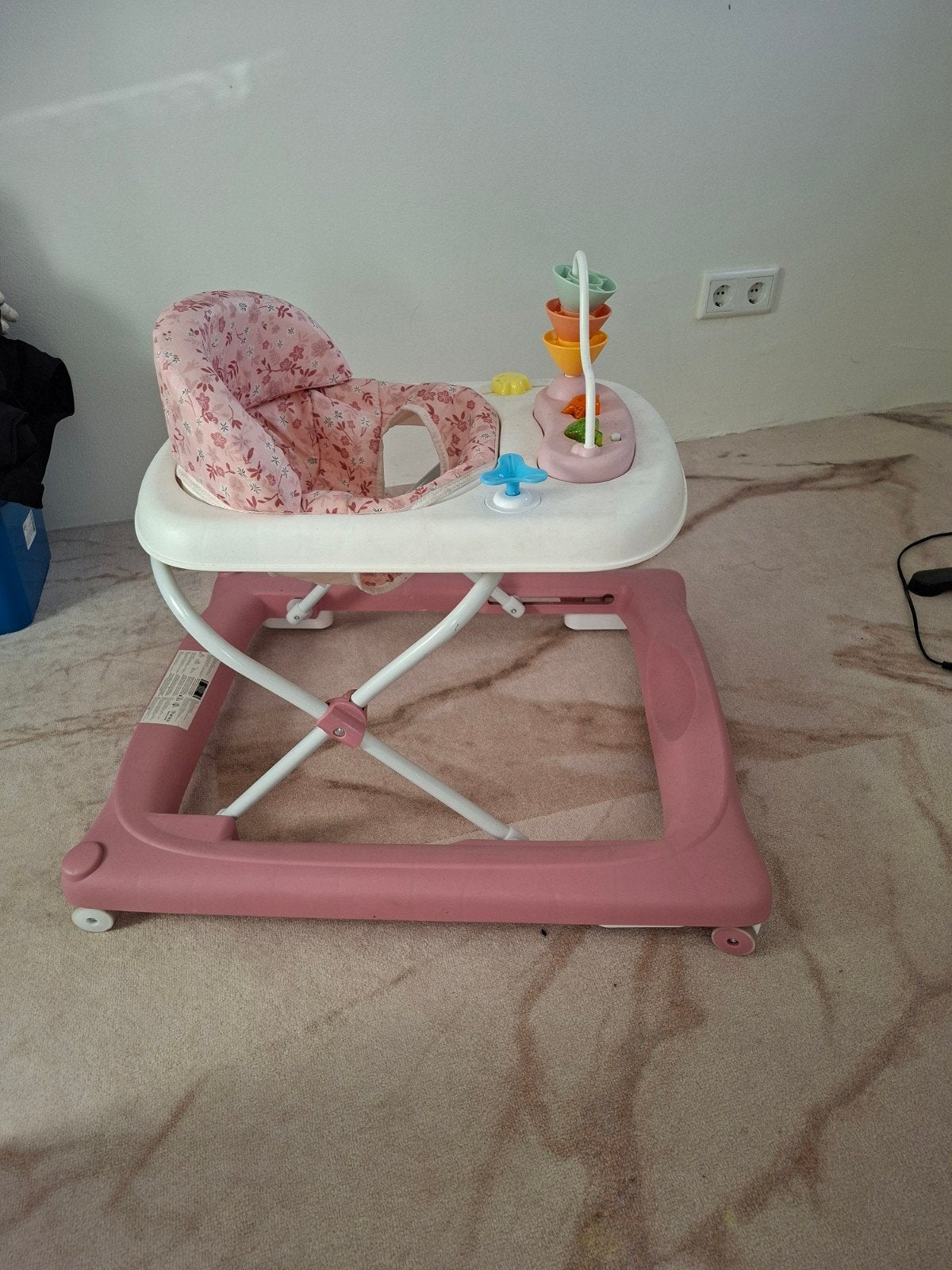 Roze loopstoel met speelblad, Kinderen en Baby's, Ophalen, Gebruikt