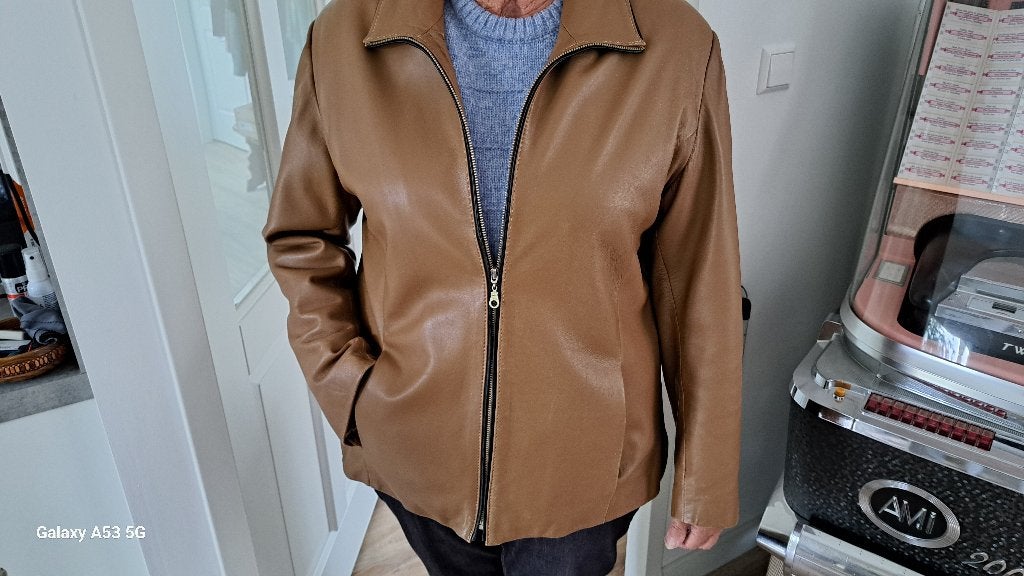 Leren dames jasje M 40/42, Bruin, Maat 42/44 (L), Ophalen of Verzenden, Jasje