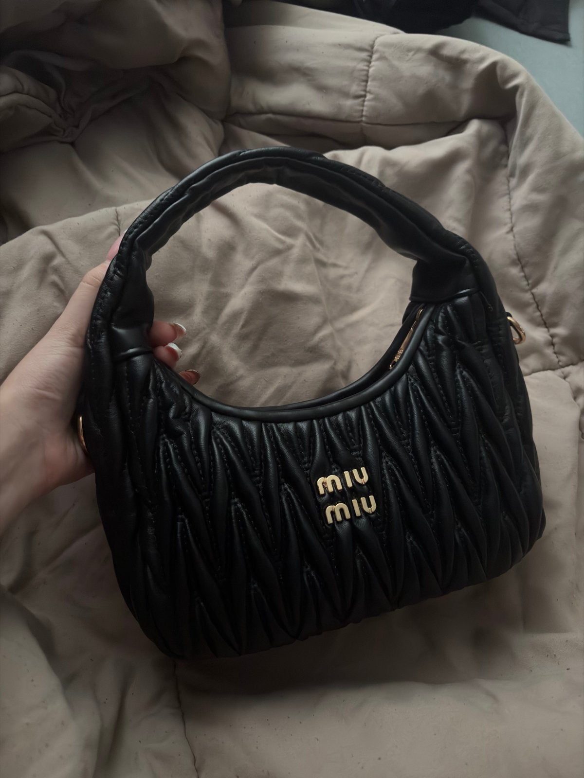 Miu Miu Matelassé Nappa Leren Schoudertas Zwart, Sieraden, Tassen en Uiterlijk, Ophalen of Verzenden, Zo goed als nieuw, Zwart