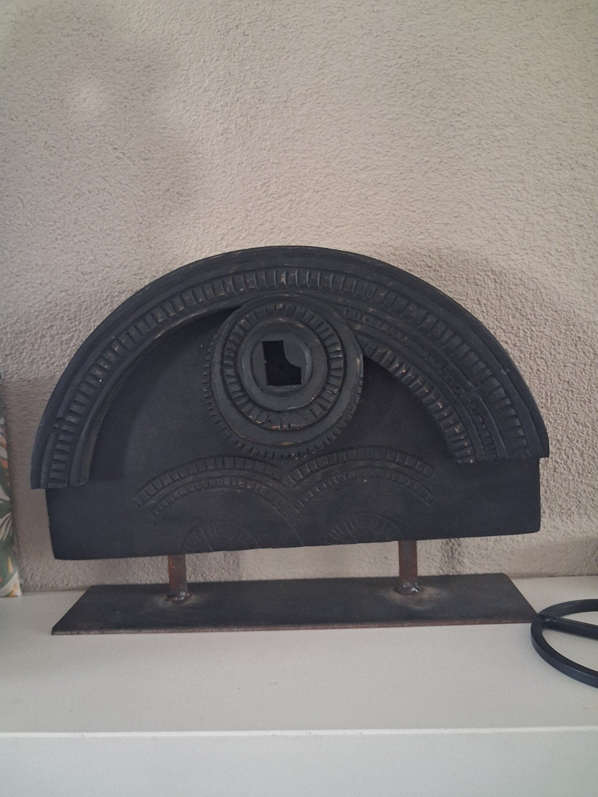 hout ornament op metalen voet., Ophalen of Verzenden, Nieuw