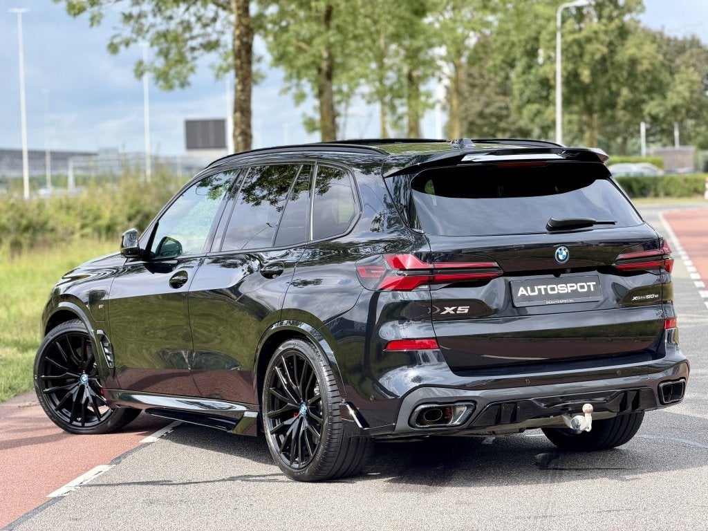 BMW X5 50e xDrive M-Sport Pano H&K HUD 360 Trekhaak Stoelkoe, Auto's, Dealer onderhouden, Gebruikt, Bedrijf, 489 pk