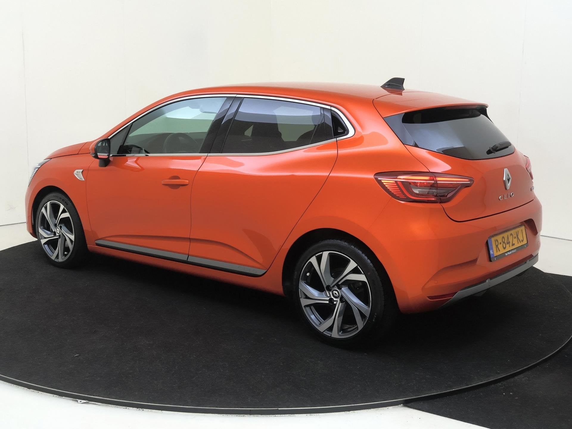 Renault Clio 1.6 E-Tech Hybrid 145 R.S. Line Apple Carplay/A, Auto's, 12 maanden, Gebruikt, Euro 6, Leder en Stof