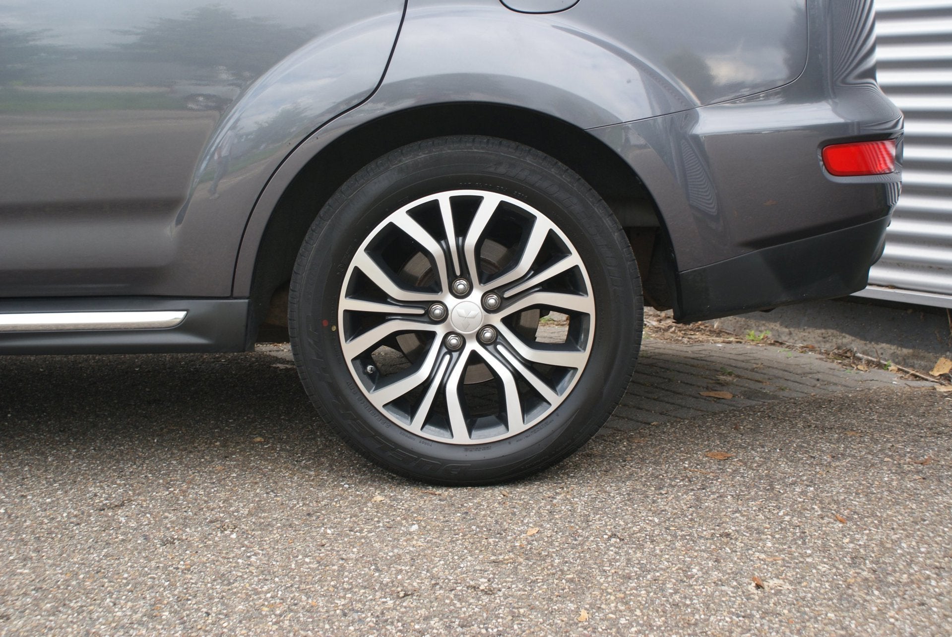 Mitsubishi Outlander 2.0 Edition Two | Org NL | Schuifdak |, Auto's, Zwart, 4 cilinders, Bedrijf, 1600 kg