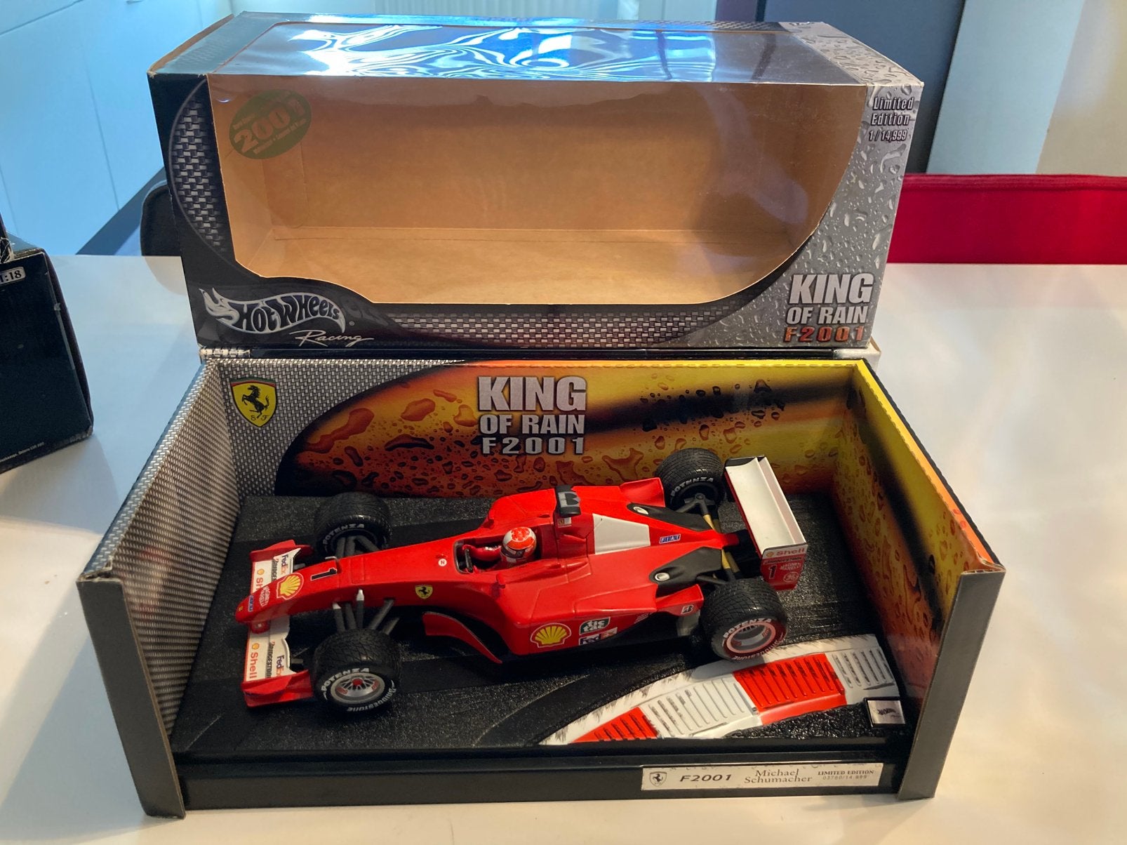 Michael Schumacher f2001 king of rain limited edition 1/18, Hobby en Vrije tijd, Ophalen of Verzenden, Nieuw, Auto
