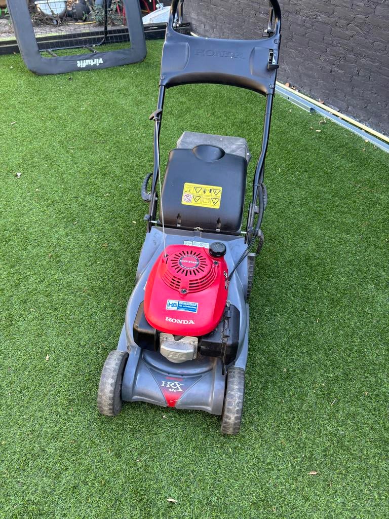 Honda grasmaaier - Start, maar heeft onderhoud nodig, Tuin en Terras, Ophalen, Cirkelmaaier, Gebruikt, Opvangbak