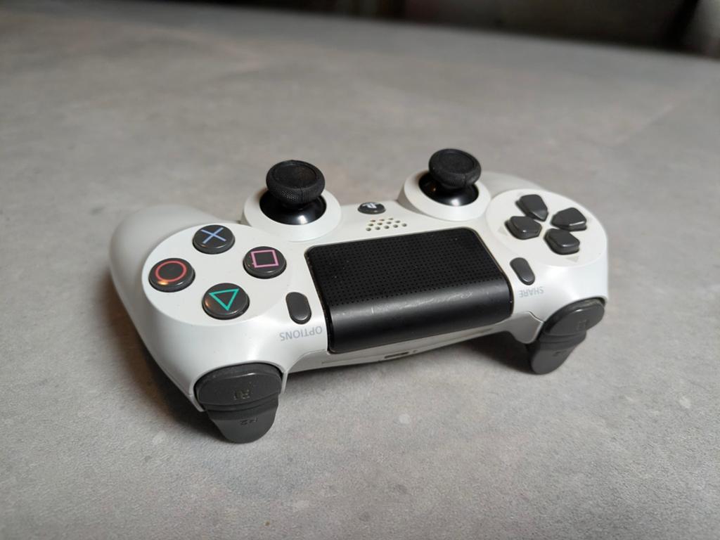 PS4 controller (wit), Ophalen of Verzenden, Zo goed als nieuw