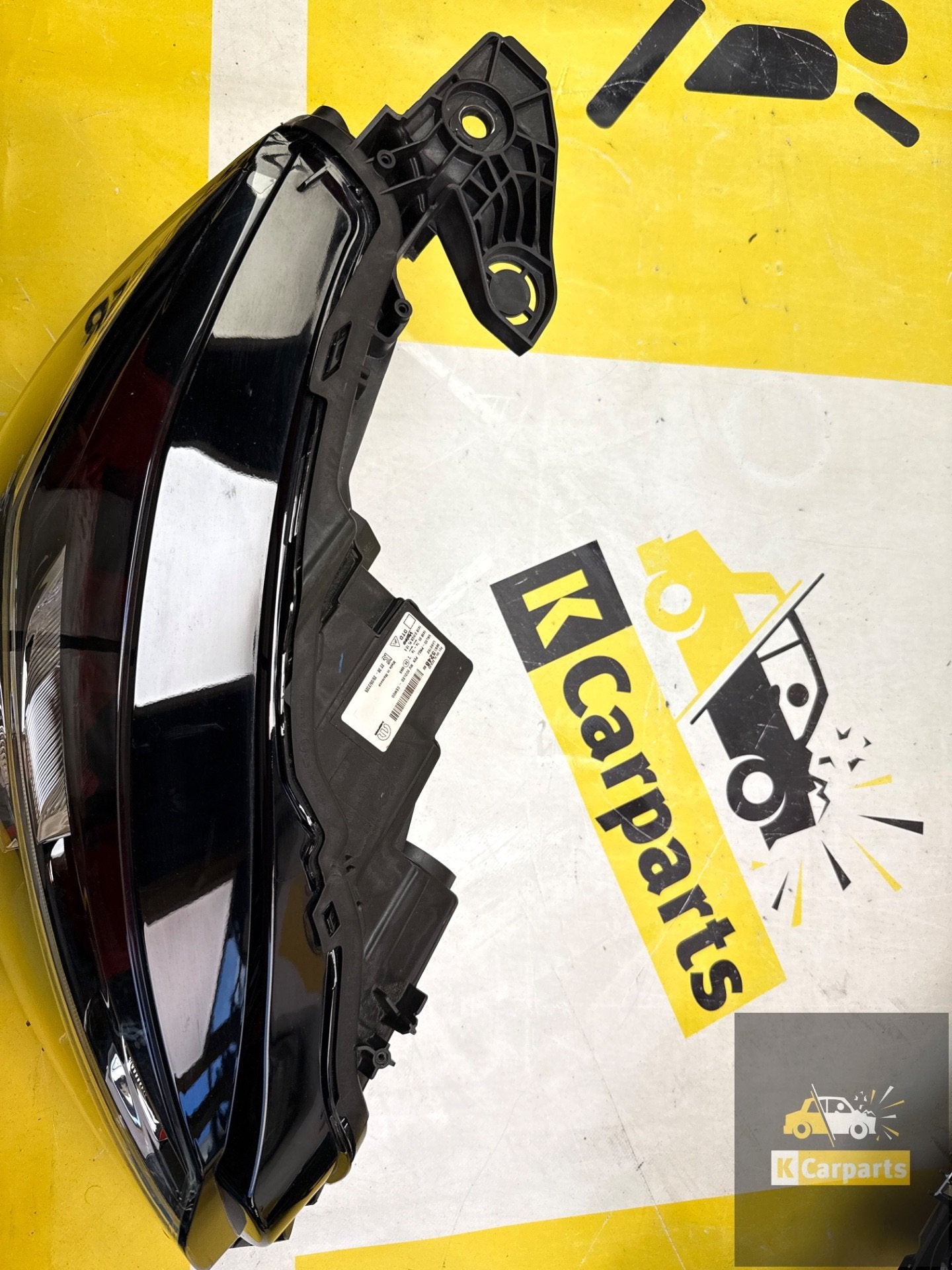 Koplamp PEUGEOT Rechts 208 FACELIFT II 2 2008 II 2 LED 19-20, Taurusavenue 1
2132 LS  Hoofddorp, NL, Gebruikt, Contact.group@renault.com