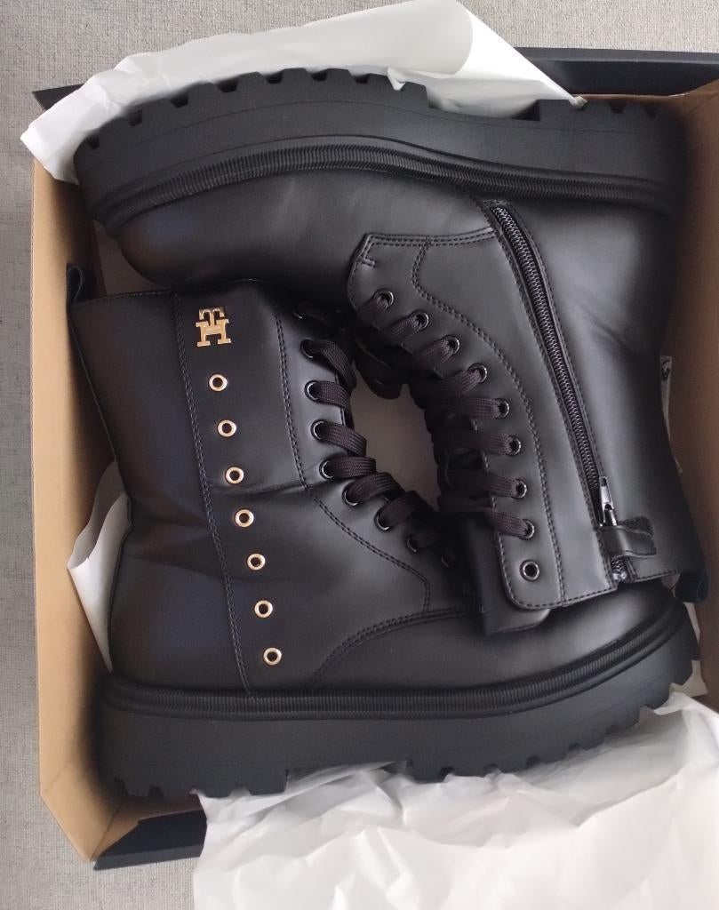 Schoenen laarzen Tommy Hilfiger nieuw boots, Ophalen of Verzenden, Zo goed als nieuw, Zwart, Sneakers of Gympen