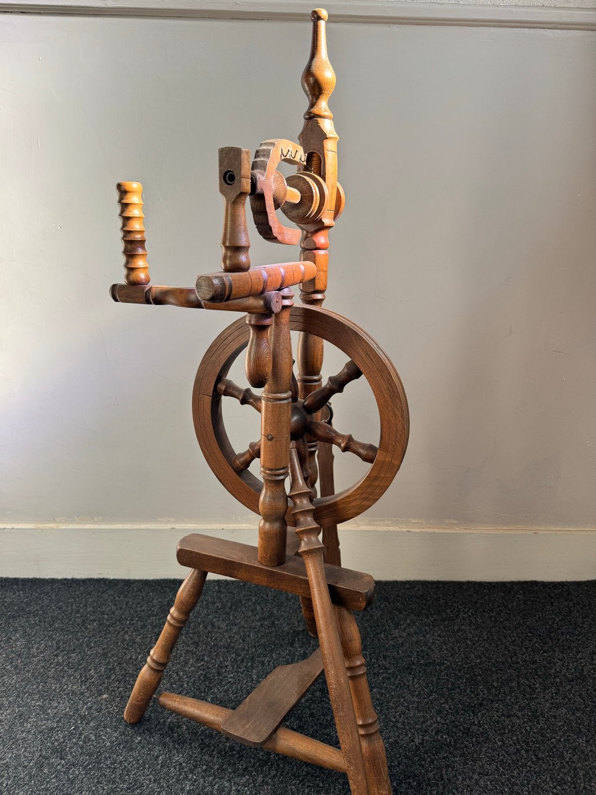 Antiek houten spinnewiel - Decoratief en functioneel, Ophalen, Gebruikt, Spinnewiel