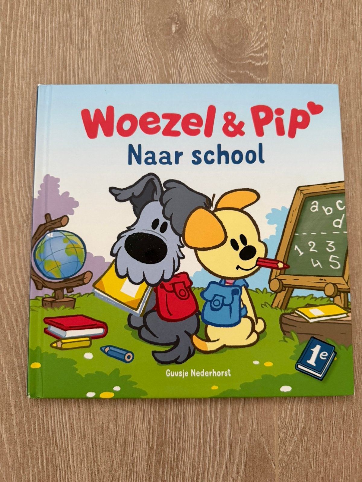 Woezel & Pip voorleesboek - Naar school, Boeken, Ophalen of Verzenden, Gelezen