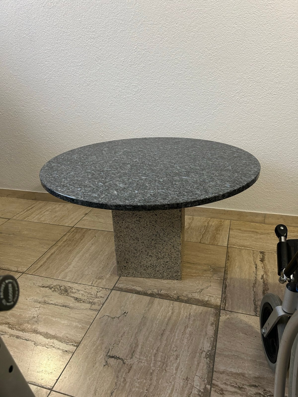 Tafel van marmer - stijlvol en duurzaam, Overige materialen, 100 tot 150 cm, Rond, Tot twee personen