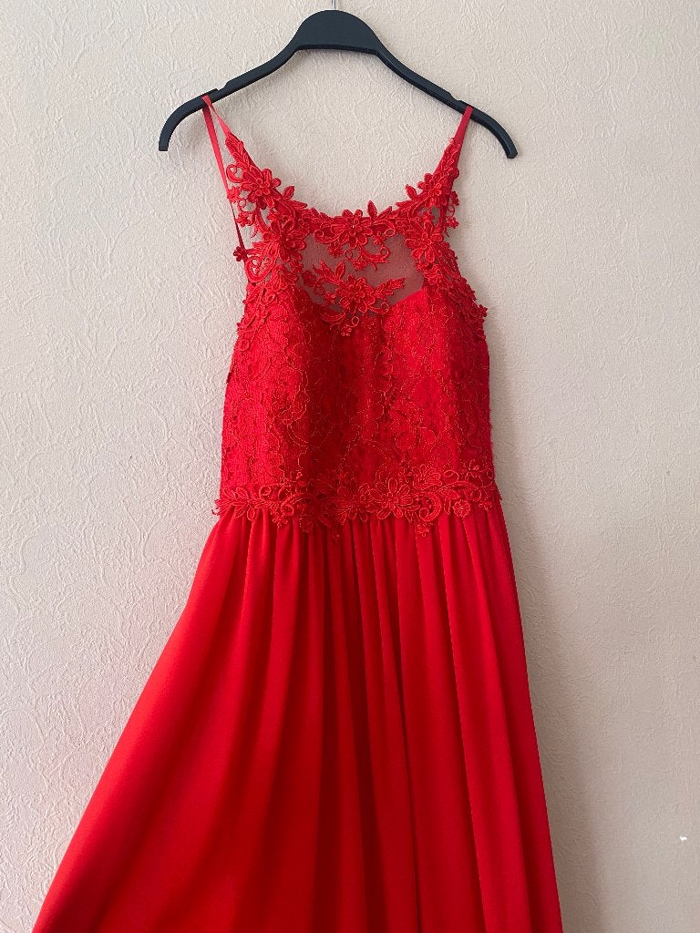 Jurk te koop. Eén keer gedragen op Gala, Maat 38/40 (M), Ophalen of Verzenden, Zo goed als nieuw, Rood