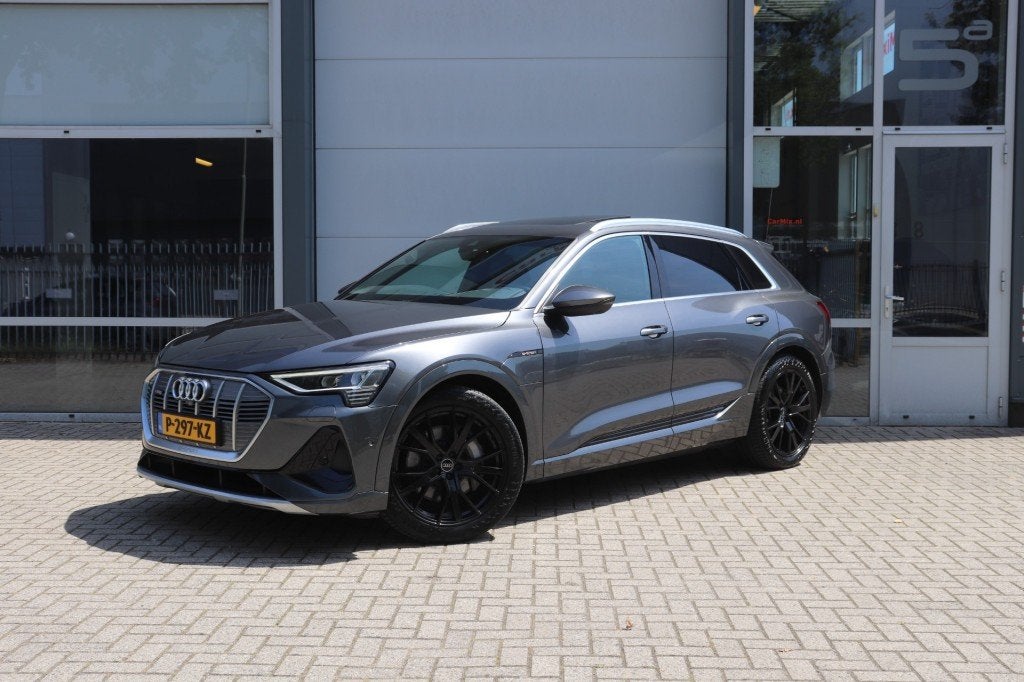 Audi E-TRON 55 QUATTRO S EDITION 95KW (408PK) ORIG.NL/LUCHTV, Auto's, Audi, Automaat, 131 €/maand, 1800 kg, Electronic Stability Program (ESP)