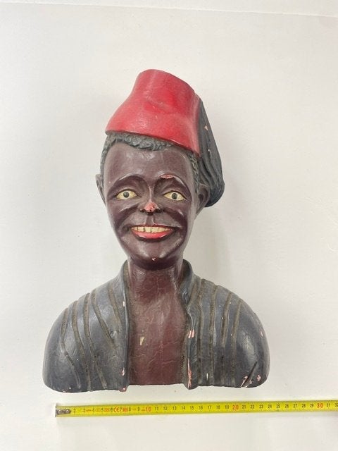 19 eeuwse/begin 20 eeuwse buste van hout van jongen met fez, Antiek en Kunst, Ophalen of Verzenden